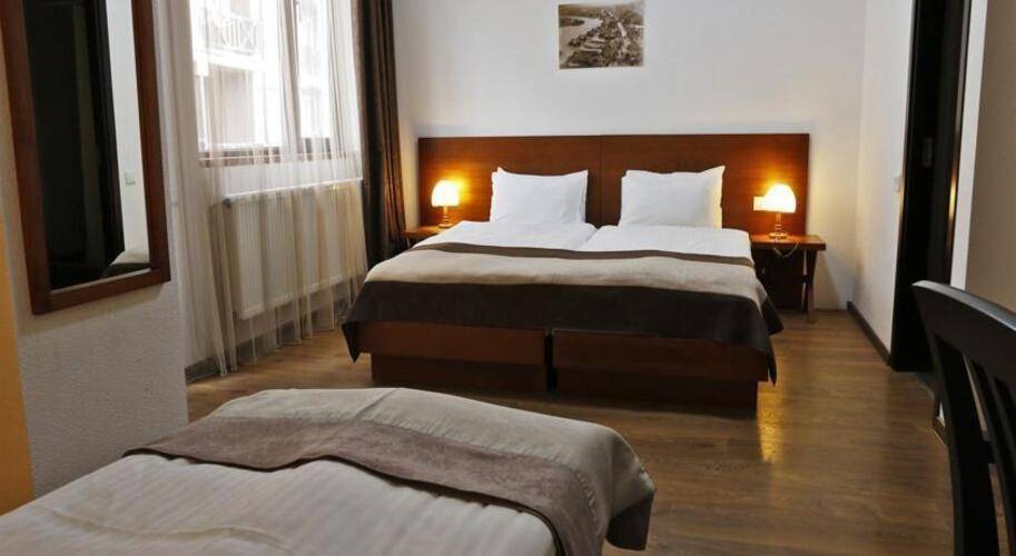Club 2100 Hotel