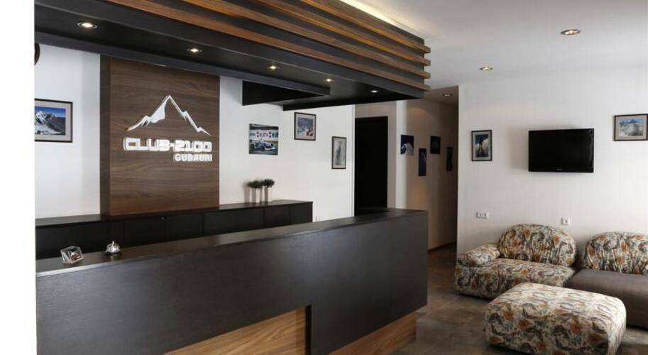 Club 2100 Hotel