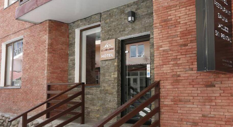 Club 2100 Hotel