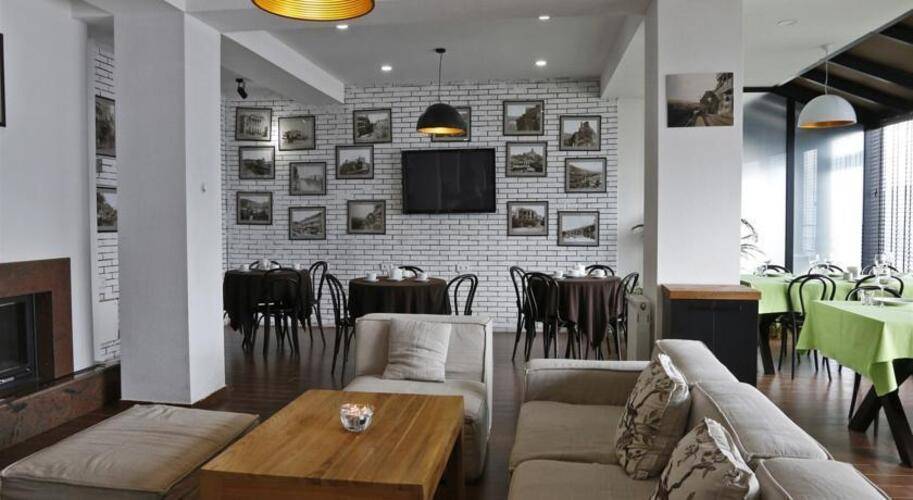 Club 2100 Hotel