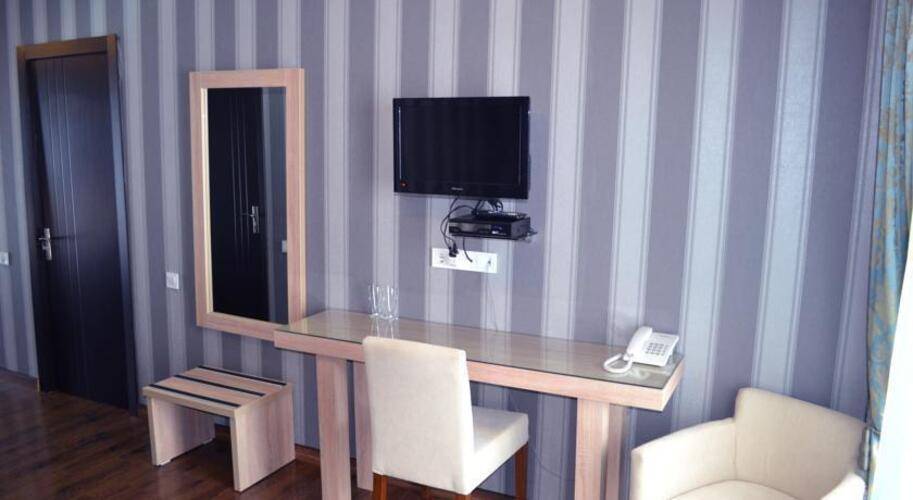 Edelweiss Hotel