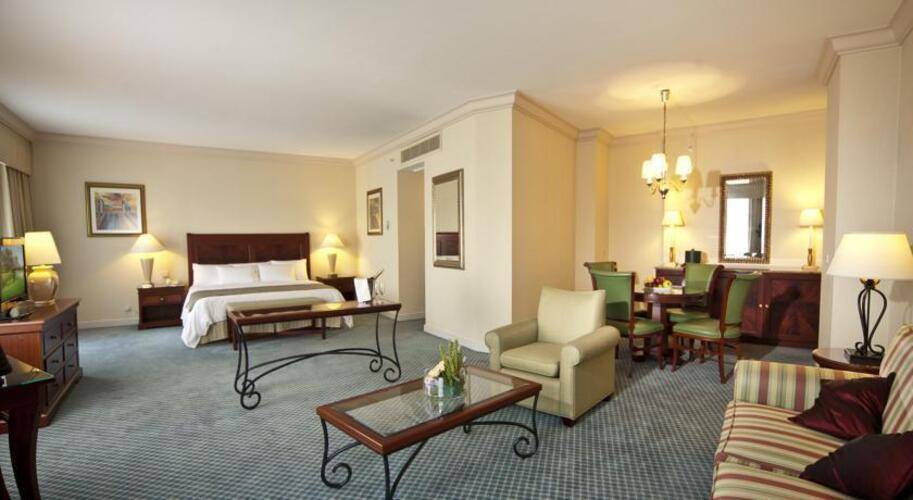 Courtyard By Marriott Hotel