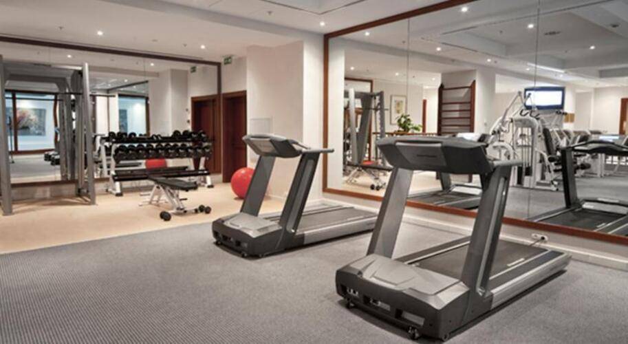 Courtyard By Marriott Hotel