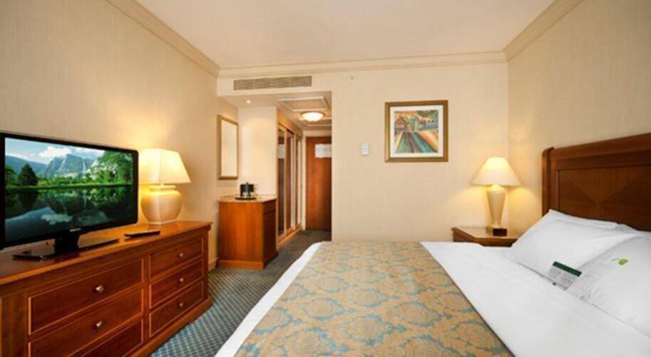 Courtyard By Marriott Hotel