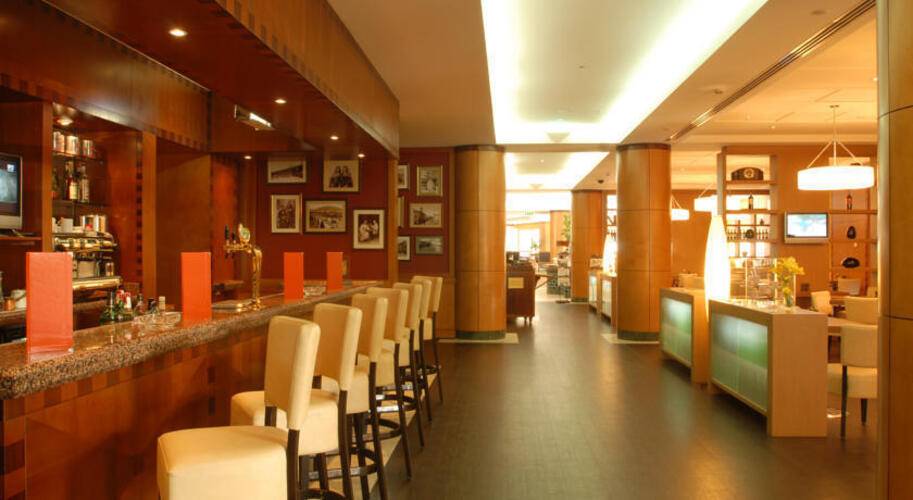 Courtyard By Marriott Hotel