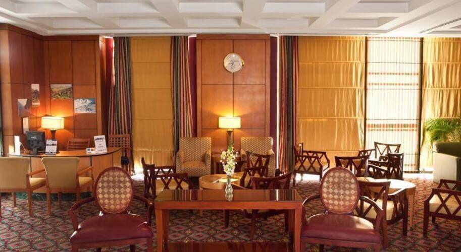 Courtyard By Marriott Hotel