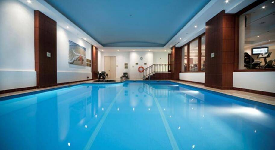 Courtyard By Marriott Hotel