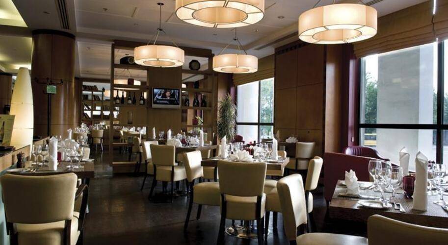 Courtyard By Marriott Hotel