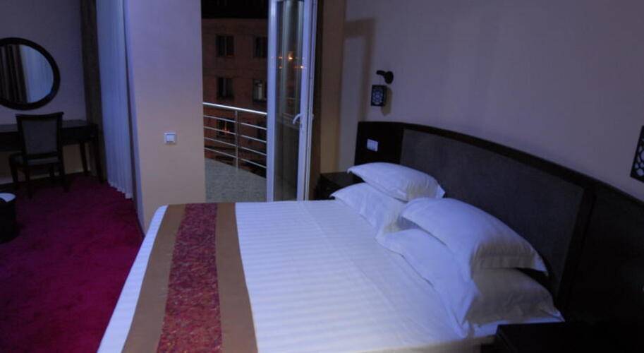 Aisi Hotel