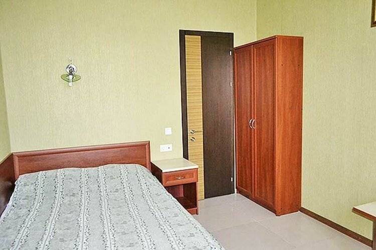 Отель Оливия