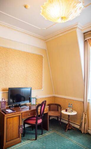 Grand Palace Hotel