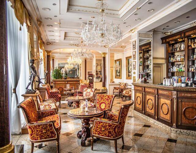 Grand Palace Hotel