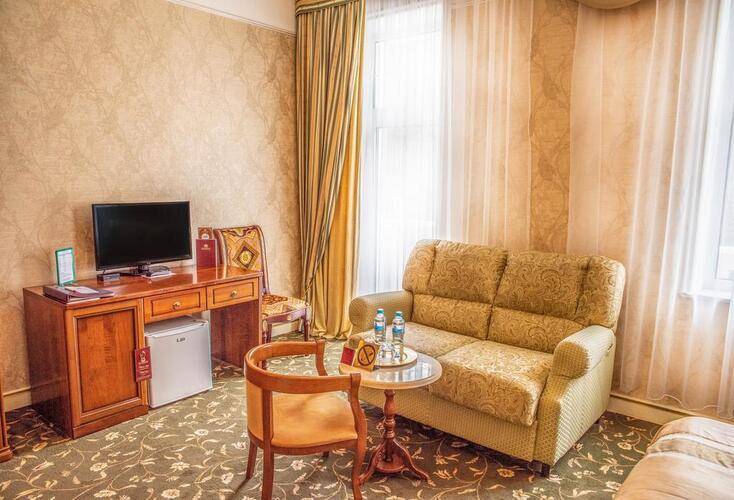 Grand Palace Hotel