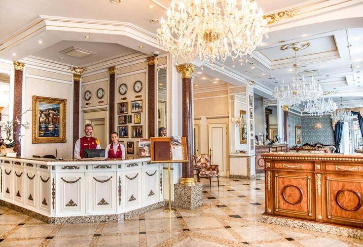 Grand Palace Hotel