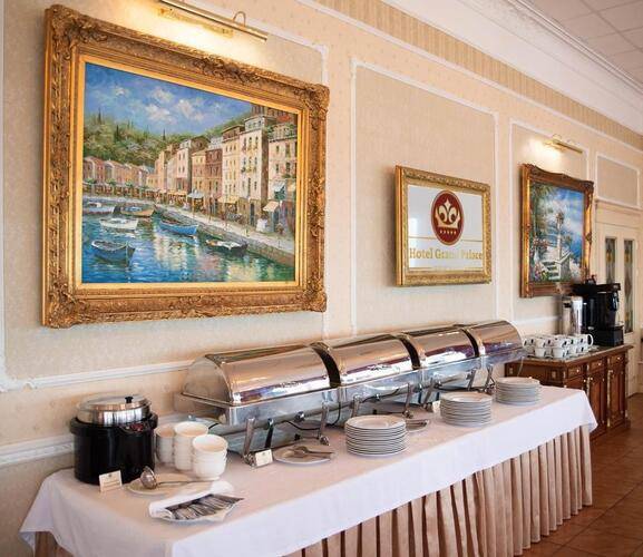 Grand Palace Hotel