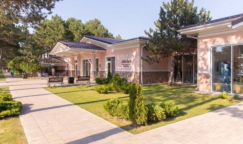 Alean Family Riviera (Алеан Фэмили Ривьера)