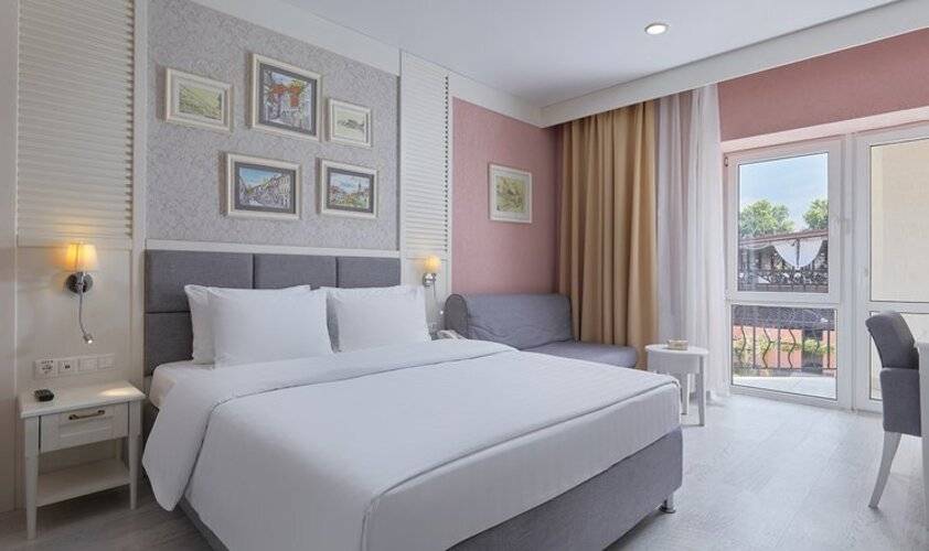 Alean Family Riviera (Алеан Фэмили Ривьера)