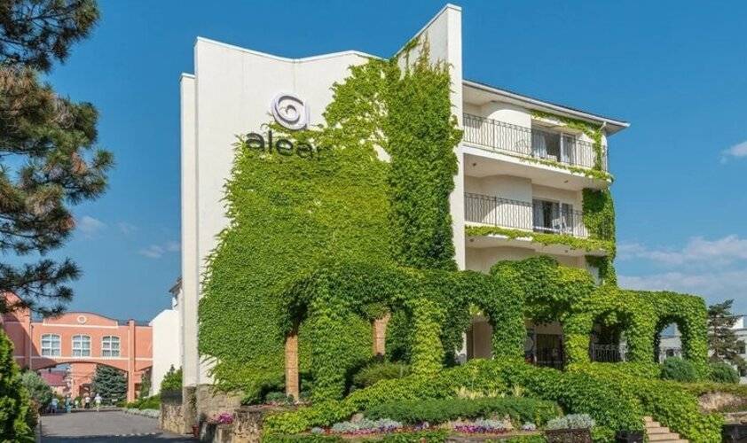 Alean Family Riviera (Алеан Фэмили Ривьера)