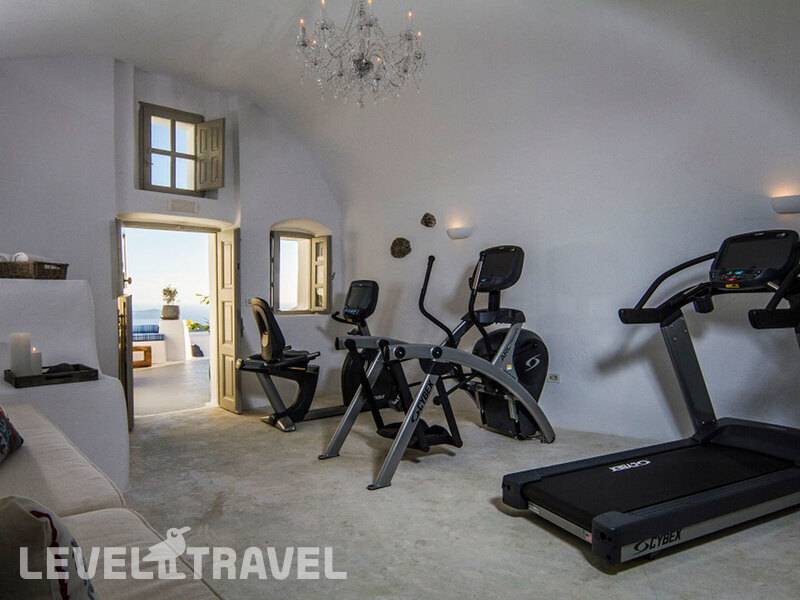 Фотография Iconic Santorini Hotel