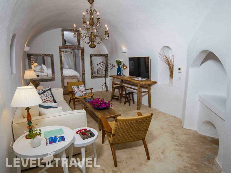 Фотография Iconic Santorini Hotel