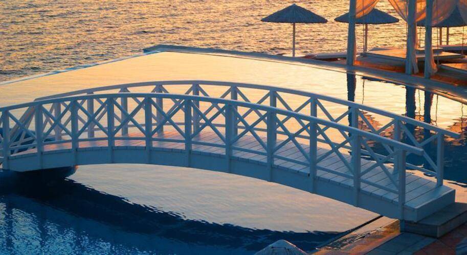 Saint John Hotel Villas & Spa