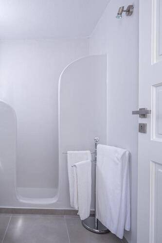 Pietra E Mare Hotel (Adults Only 13+)