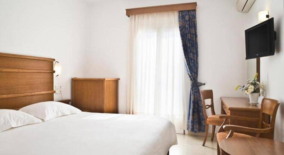 Yiannaki Hotel