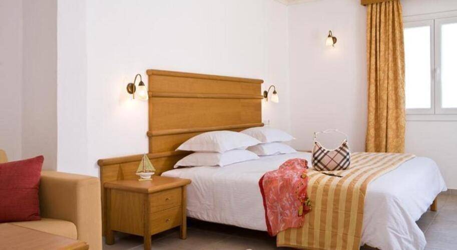 Yiannaki Hotel