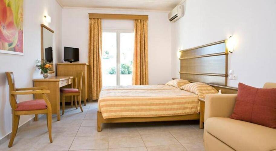 Yiannaki Hotel