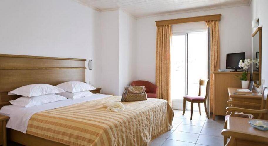 Yiannaki Hotel