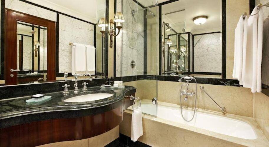 Grande Bretagne Hotel