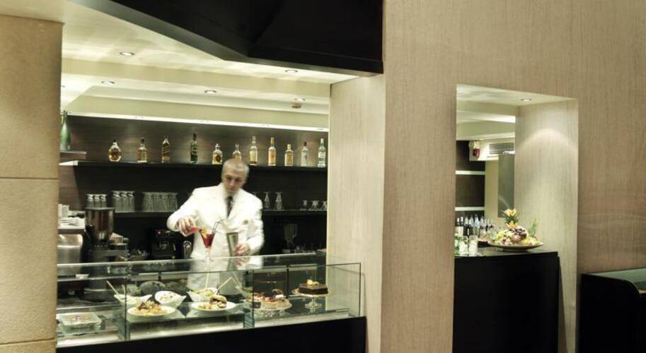 Athens Marriott Hotel (Ex Metropolitan)