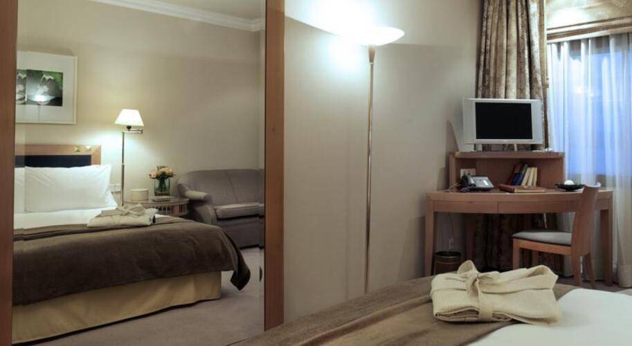 Athens Marriott Hotel (Ex Metropolitan)