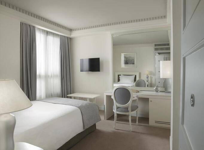 NJV Athens Plaza Hotel