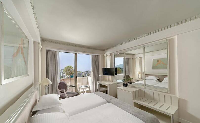 NJV Athens Plaza Hotel