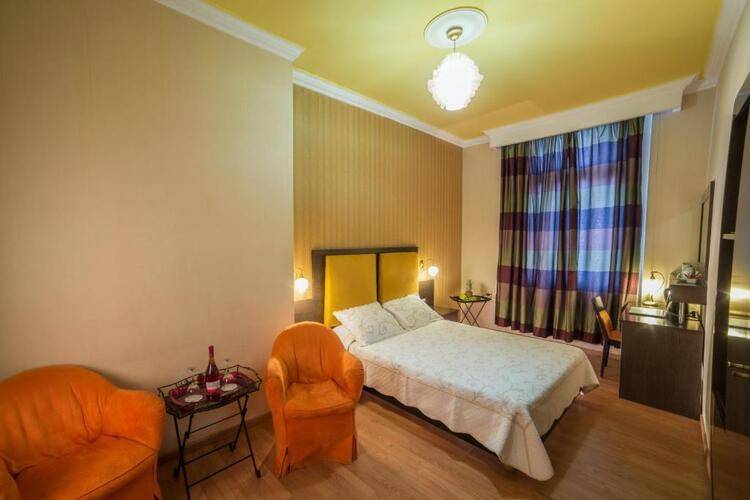Delphi Art Hotel