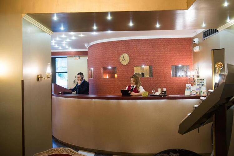 Delphi Art Hotel
