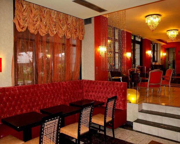Delphi Art Hotel