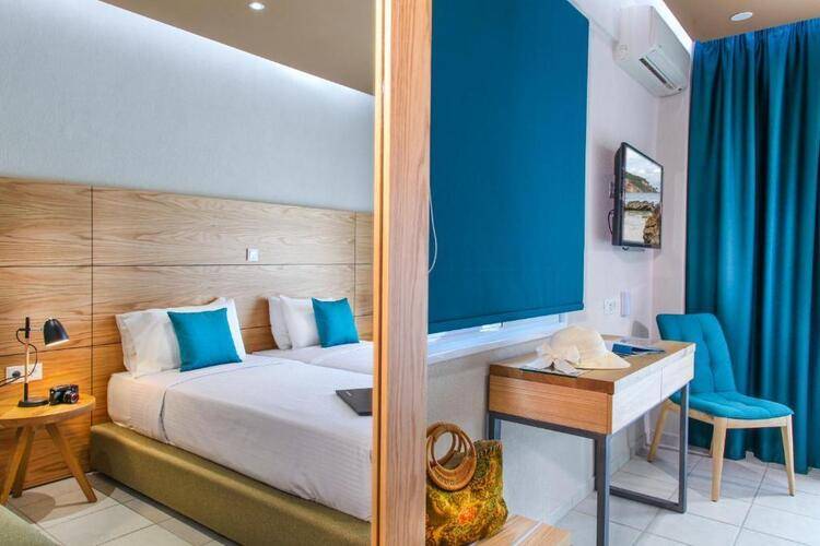 Royal Hotel And Suites