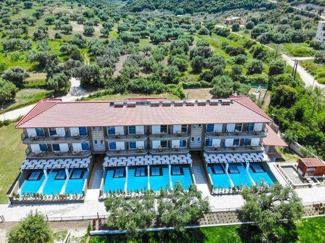 Royal Hotel And Suites
