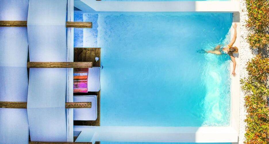 Royal Hotel And Suites