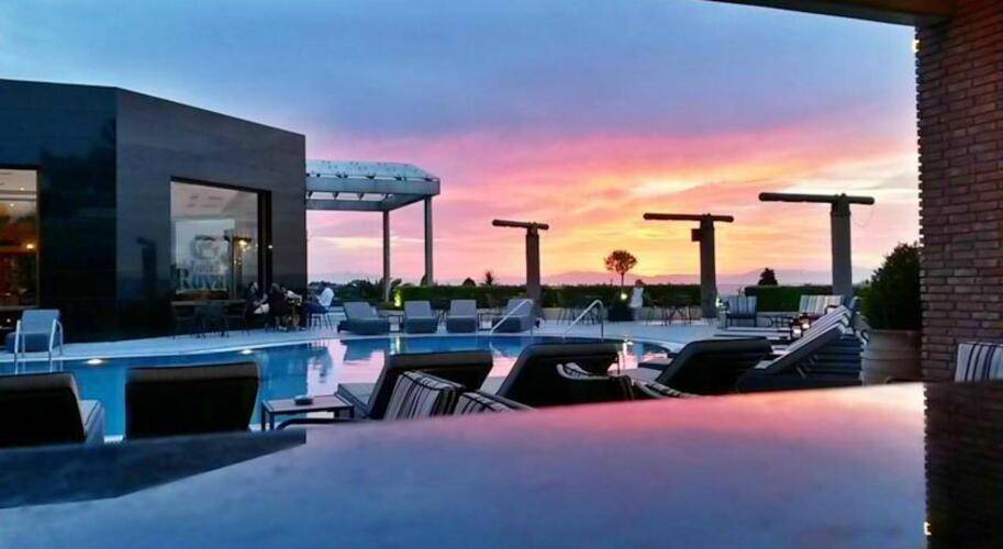 Royal Hotel