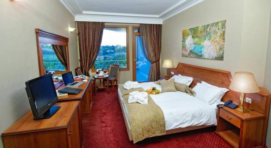 Royal Hotel