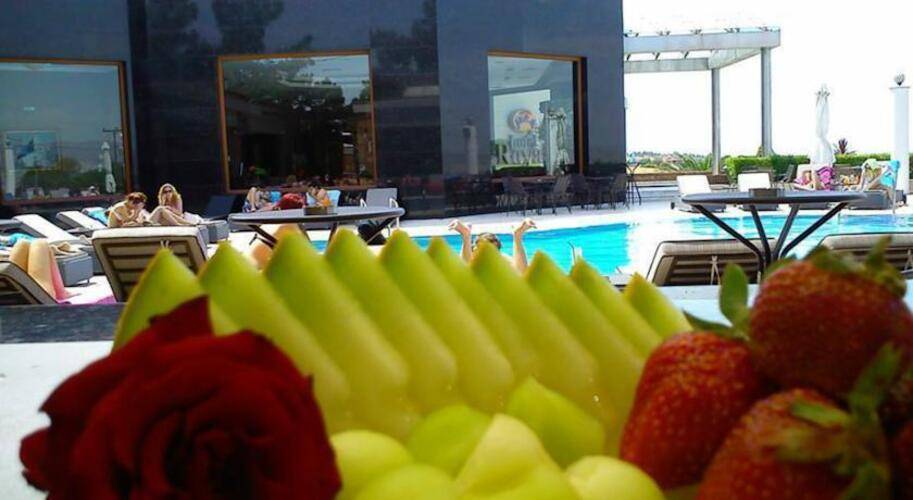 Royal Hotel