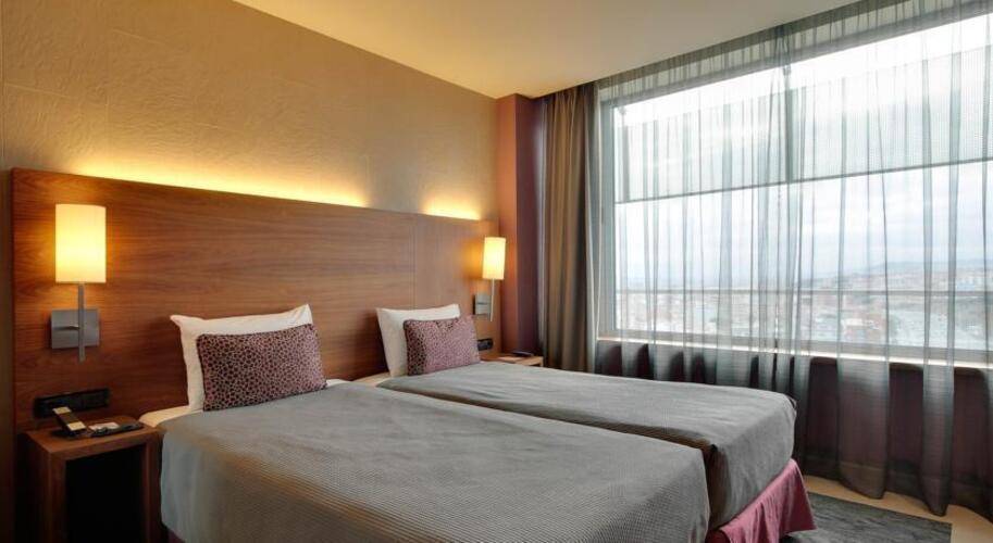 Rafael Hoteles Badalona — фото 2