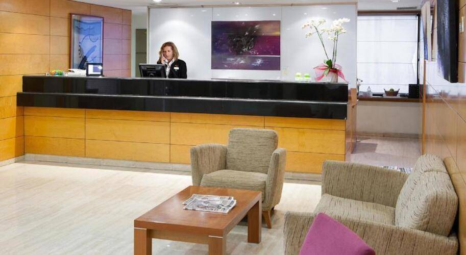 Nh Ciutat De Vic Hotel — фото 7