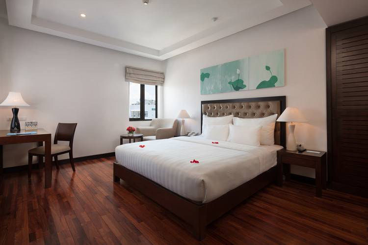 Legend Sea Hotel