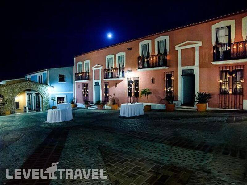 Фотография Apartamentos Pueblo Acantilado Suites