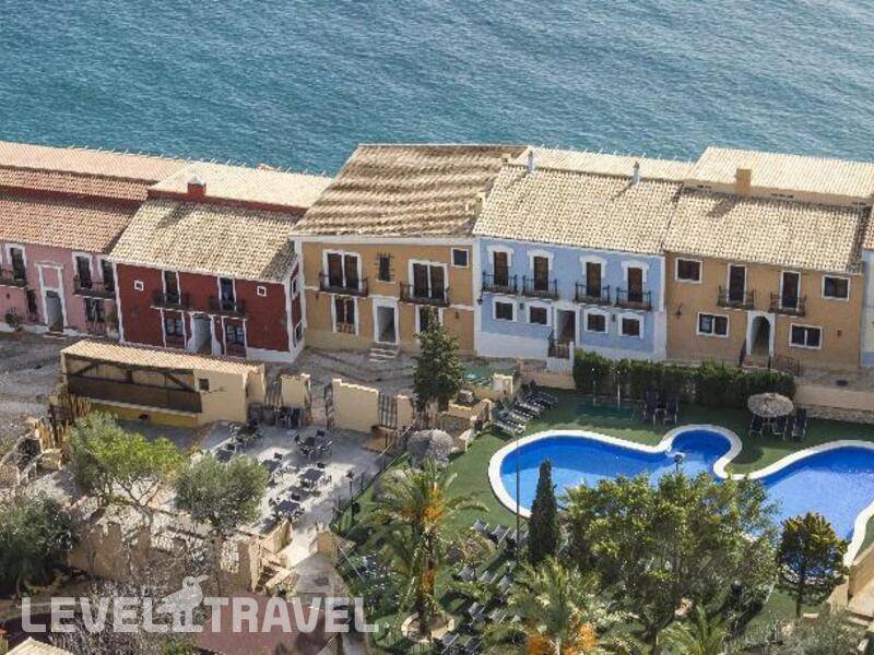 Фотография Apartamentos Pueblo Acantilado Suites