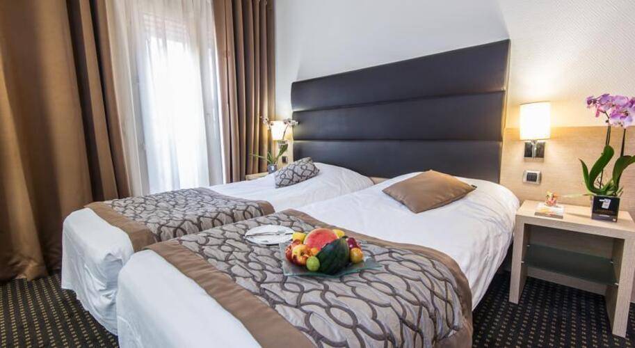 Apogia Hotel